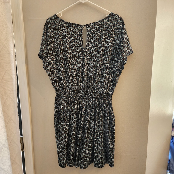 Nine Britton Patterned romper from Stitchfix - Picture 6 of 6